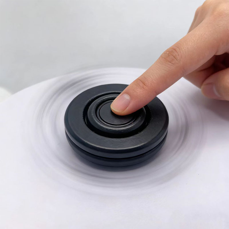 Cool Office Tech Gadgets - NOUVEAU Fidget Spinner UFO en Métal