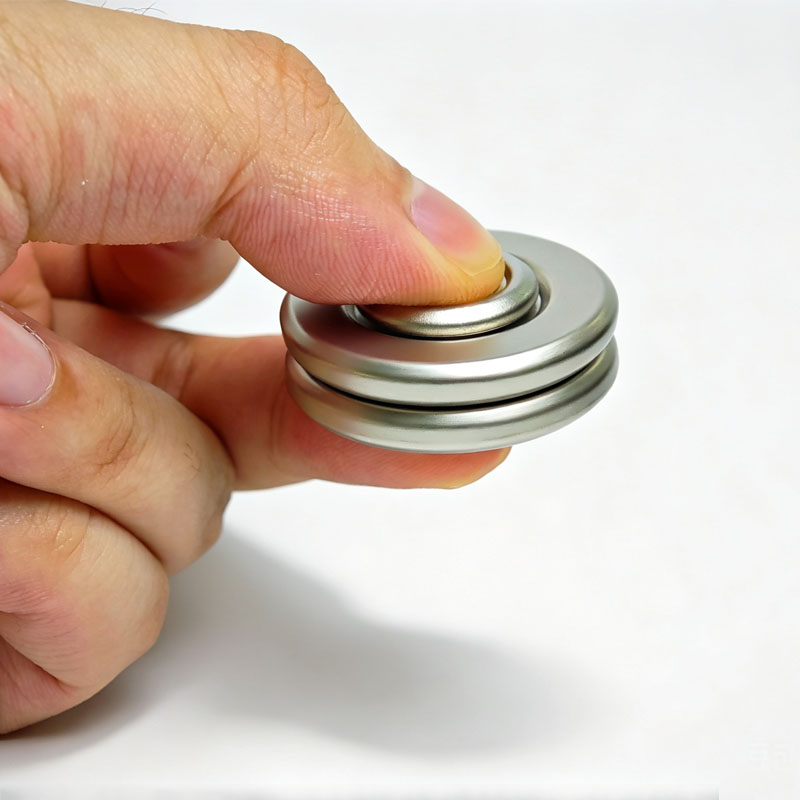 NOUVEAU Fidget Spinner UFO en  - Cool Office Tech Gadgets avis et prix